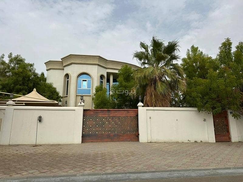 5 Bedrooms Villa For Sale in Al Amarat, Muscat