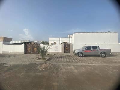 فیلا 3 غرف نوم للبيع في نزوى، الداخلية - فيلا مكونة من 3 غرف نوم للبيع في نزوى، الدخلية