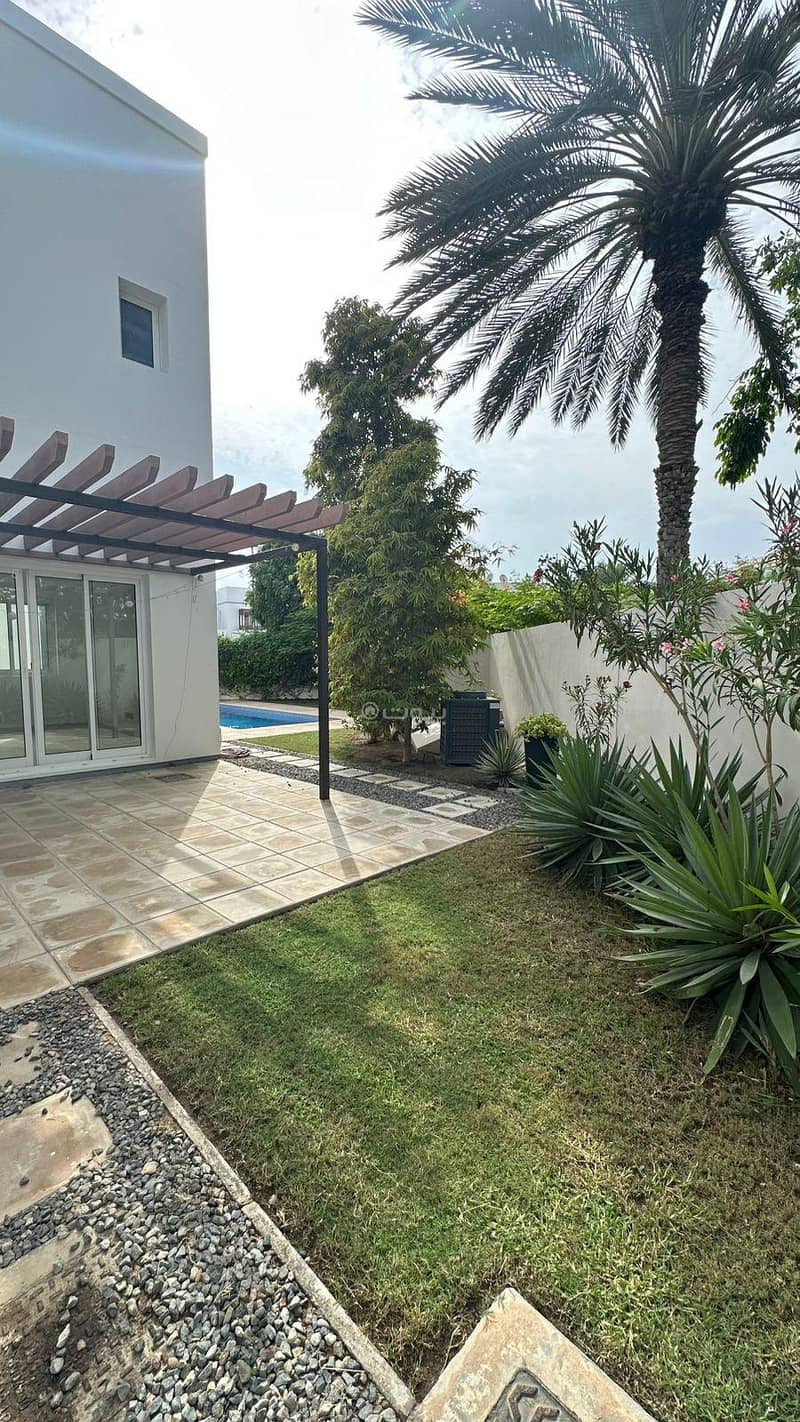 4 Bedrooms Villa For Rent The Wave (Almouj) Muscat