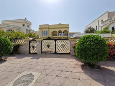 فیلا 5 غرف نوم للبيع في العذيبة، مسقط - فيلا 5 غرف نوم للبيع في عزيبة، مسقط