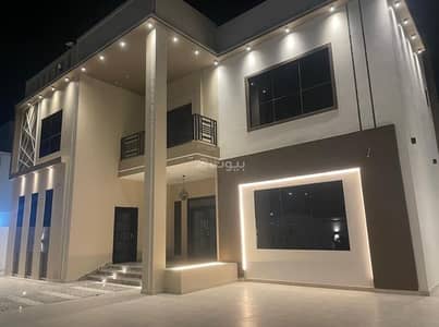 7 Bedroom Villa for Sale in Al Amarat, Muscat - 7 Bedrooms Villa For Sale in Al Amarat, Muscat
