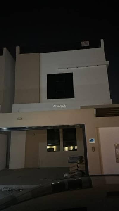 3 Bedroom Flat for Sale in Al Amarat, Muscat - 3 Bedrooms Apartment For Sale in Al Amarat, Muscat