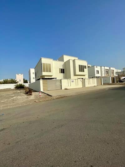 Commercial Building for Sale in Al Maabilah, Muscat - Commercial Building For Sale in Al Maabilah, Muscat