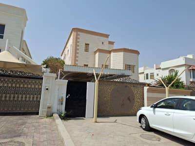 فلیٹ 3 غرف نوم للايجار في العذيبة، مسقط - شقة 3 غرف نوم للايجار في العذيبة مسقط