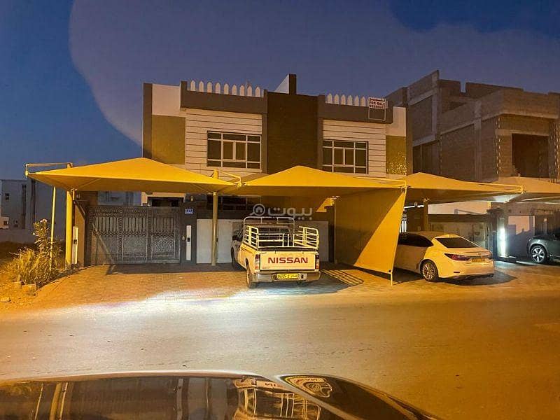 8 Bedrooms Villa For Sale in Al Mawaleh, Muscat