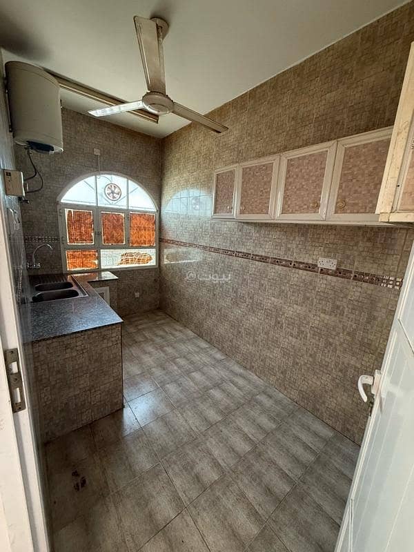 2 Bedrooms Apartment For Rent Al Mawaleh, Muscat