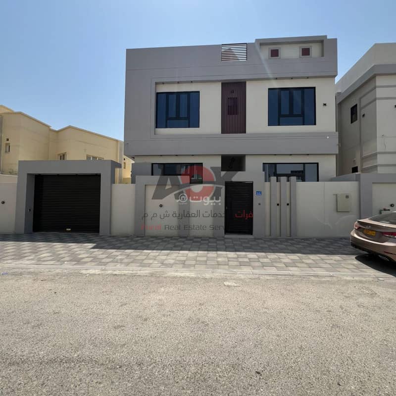 6 Bedrooms Villa For Rent in Al Mawaleh, Muscat