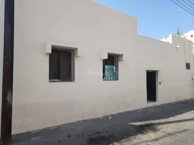 4 Bedroom Apartment for Sale in Al Amarat, Muscat - 4 Bedrooms Apartment For Sale in Al Amarat, Muscat