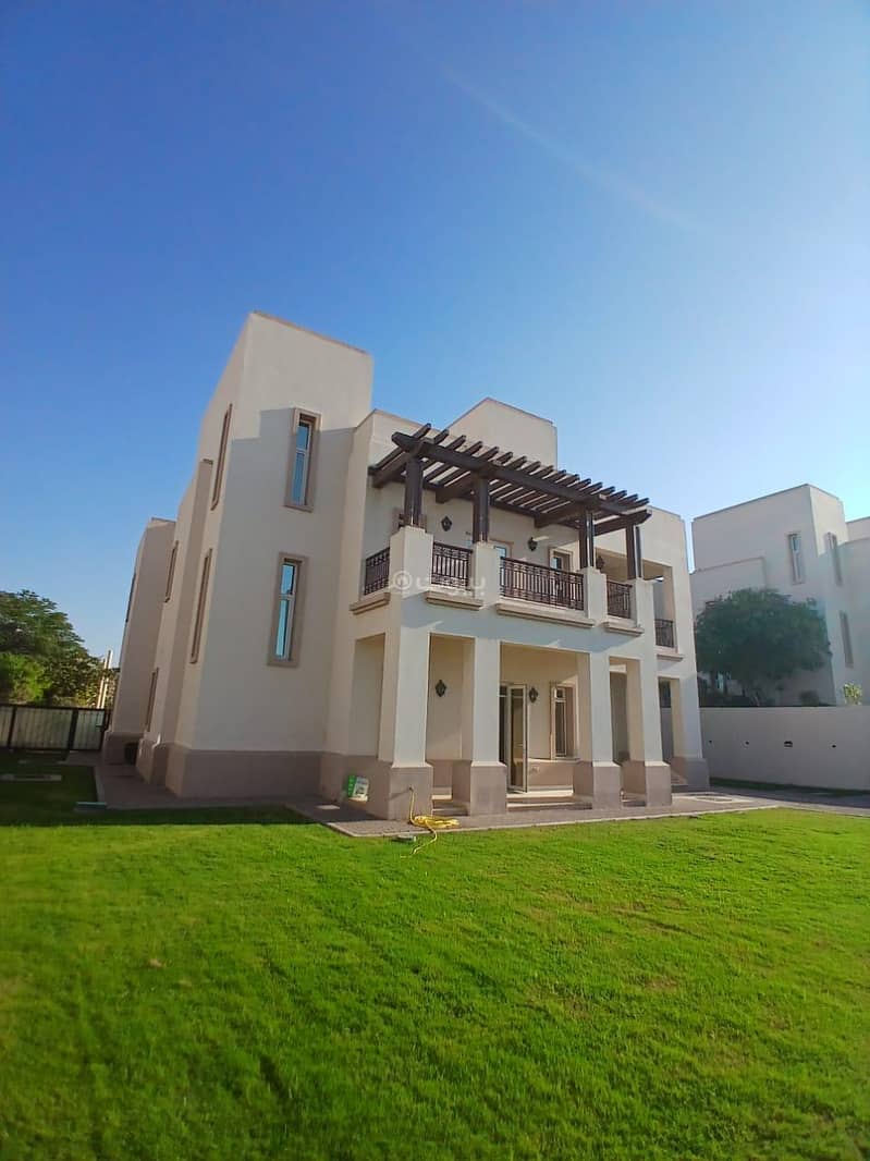 4 Bedrooms Villa For Rent Muscat Hills, Muscat
