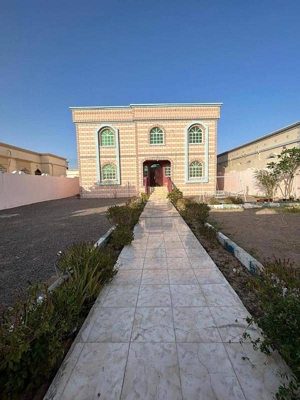 مبنى تجاري للبيع في البريمي