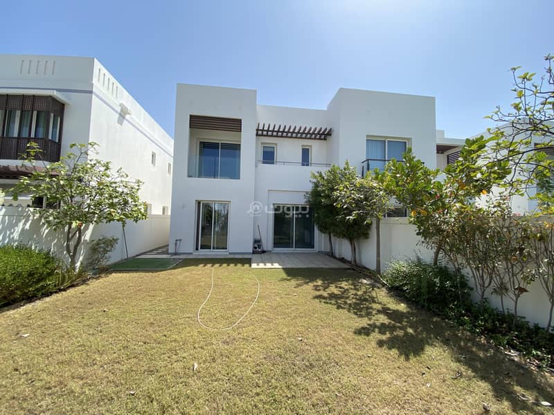 4 Bedrooms Villa For Rent The Wave (Almouj) Muscat