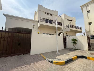 7 Bedroom Villa for Rent in Madinat As Sultan Qaboos, Muscat - 7 Bedrooms Villa For Rent Madinat As Sultan Qaboos, Muscat