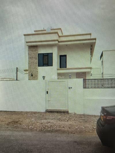 5 Bedroom Villa for Sale in Al Amarat, Muscat - 5 Bedrooms Villa For Sale in Al Amarat, Muscat