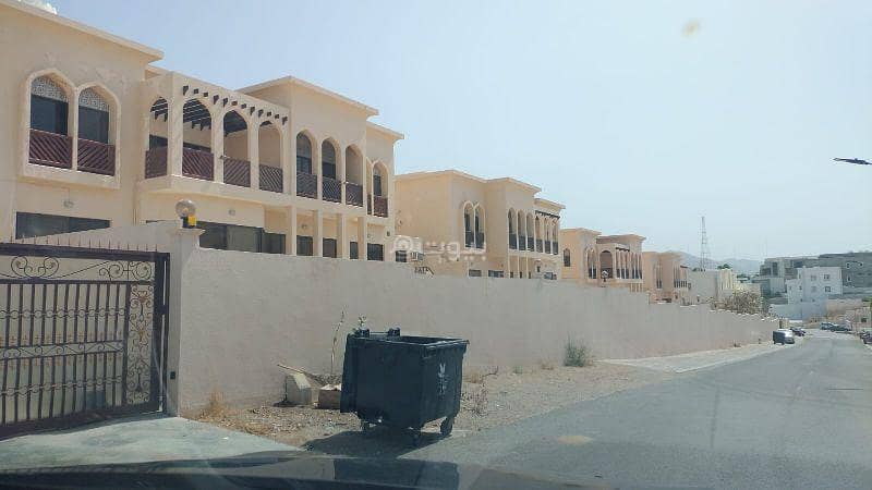 شقة 4 غرف نوم للإيجار في القرم مسقط شقة 4 غرف نوم للإيجار في القرم مسقط