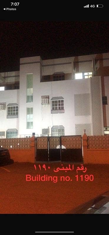 شقة مكونة من 3 غرف نوم للإيجار في عزبة، مسقط