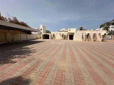 3 Bedroom Villa for Rent in Madinat As Sultan Qaboos, Muscat - 3 Bedrooms Villa For Rent Madinat As Sultan Qaboos, Muscat
