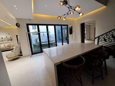 فیلا 6 غرف نوم للايجار في السيب، مسقط - فيلا مكونة من 6 غرف نوم للإيجار في السيب، مسقط