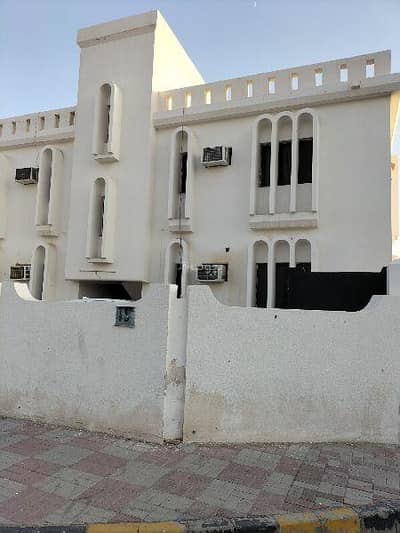 3 Bedroom Apartment for Rent in Al Amarat, Muscat - 3 Bedrooms Apartment For Rent Al Amarat, Muscat