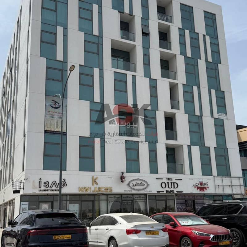 شقة مكونة من 3 غرف نوم للإيجار في الموج مسقط