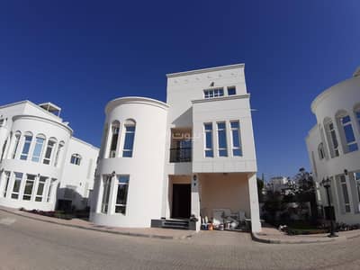 3 Bedroom Villa for Rent in Qurum, Muscat - 3 Bedrooms Villa For Rent Qurum, Muscat