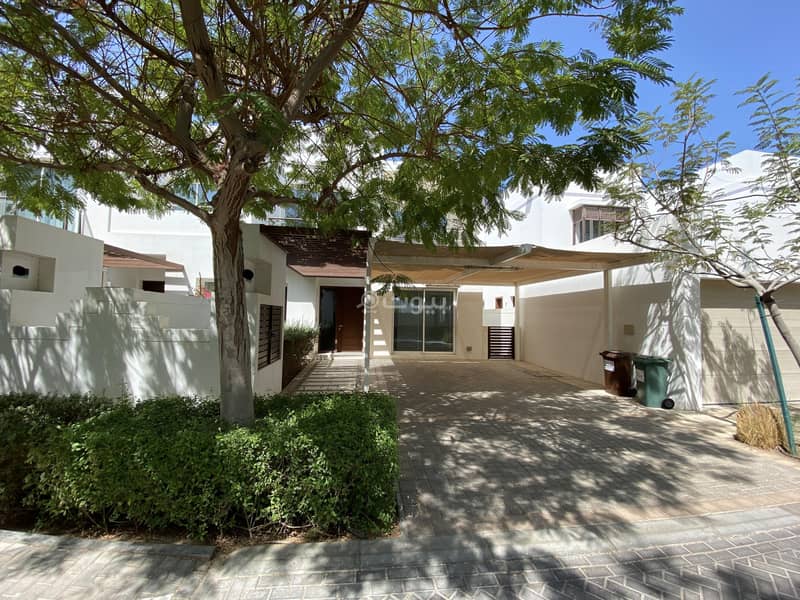 4 Bedrooms Villa For Rent The Wave (Almouj) Muscat