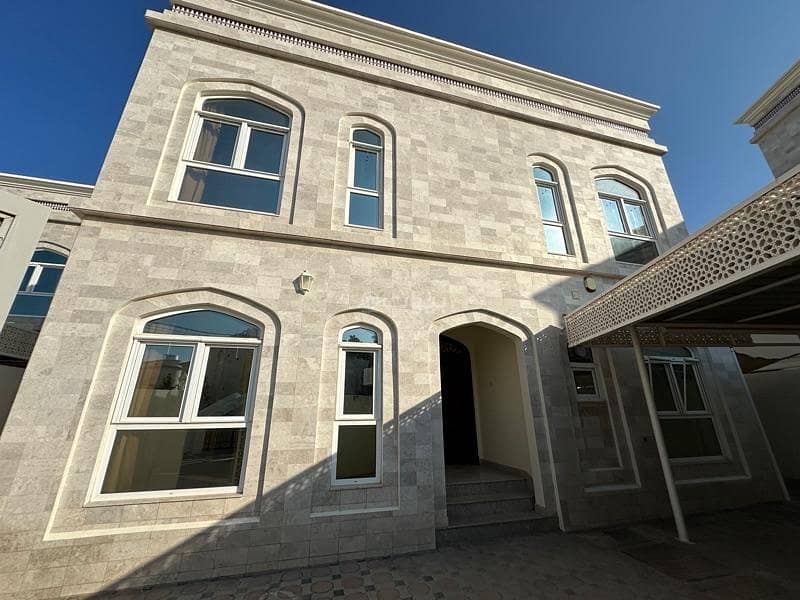 4 Bedrooms Villa For Rent in Madinat As Sultan Qaboos, Muscat