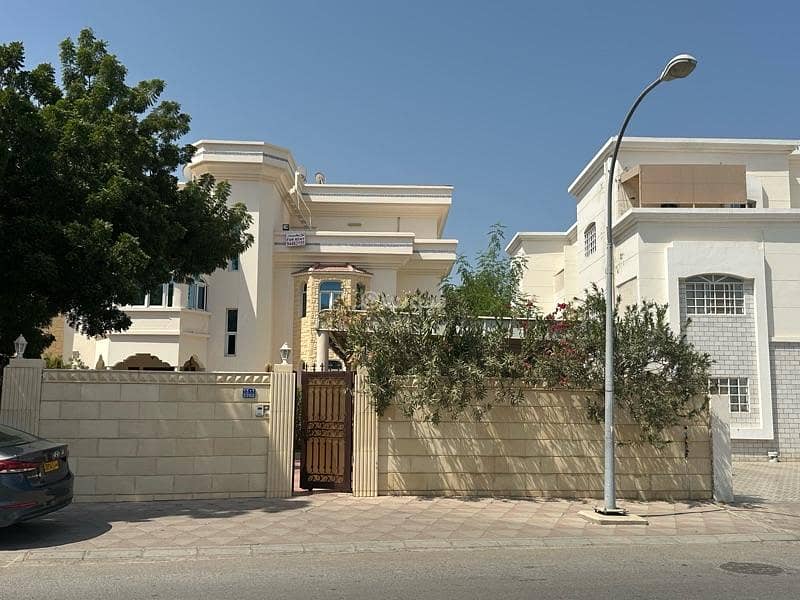 شقة مكونة من 3 غرف نوم للإيجار في الغبرة، مسقط