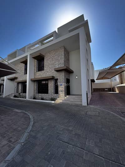 فیلا 4 غرف نوم للايجار في مدينة السلطان قابوس، مسقط - فيلا مكونة من 4 غرف نوم للإيجار في مدينة السلطان قابوس، مسقط