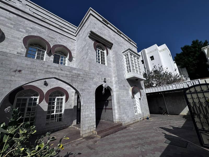 فيلا 5 غرف نوم للإيجار في قرم مسقط