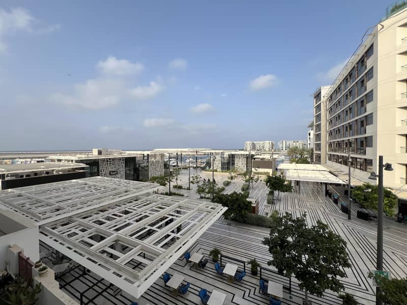 3 Bedrooms Apartment For Rent The Wave (Almouj) Muscat