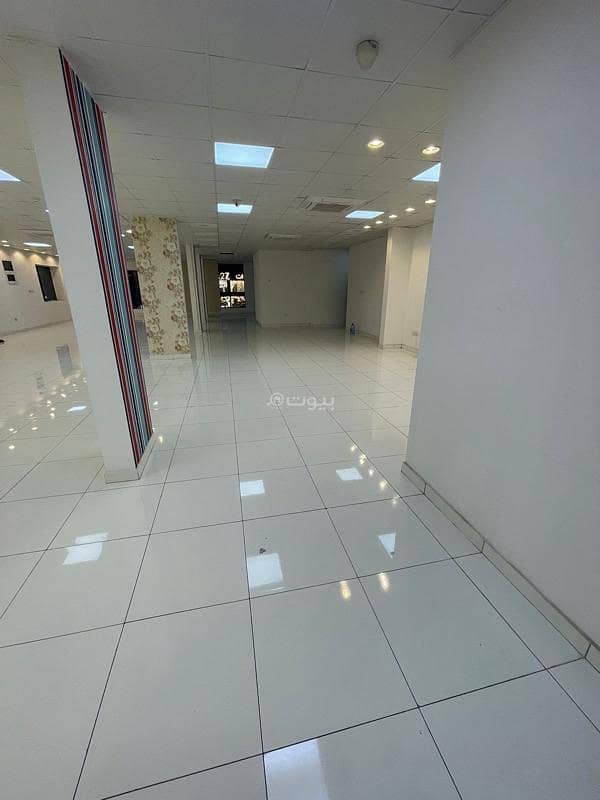 عقار تجاري آخر للإيجار في عذيبة، مسقط