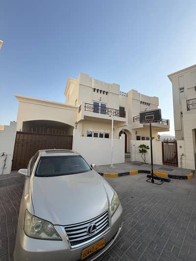 فیلا 7 غرف نوم للايجار في القرم، مسقط - فيلا مكونة من 7 غرف نوم للإيجار في قرم، مسقط