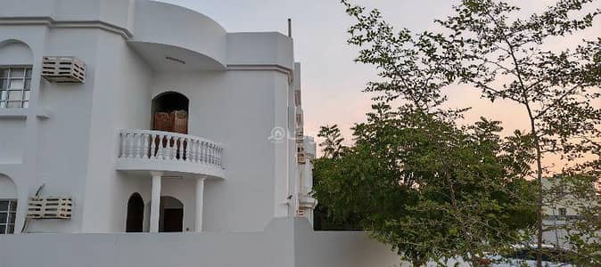 فلیٹ 4 غرف نوم للايجار في الحيل، مسقط - شقة مكونة من 4 غرف نوم للإيجار في الهيل، مسقط