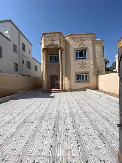 8 Bedroom Villa for Sale in Al Maabilah, Muscat - 8 Bedrooms Villa For Sale in Al Maabilah, Muscat