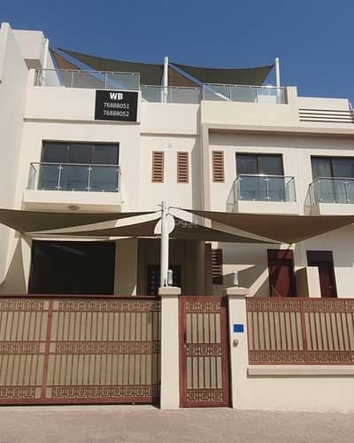 فیلا 4 غرف نوم للايجار في مسقط هيلز، مسقط - فيلا مكونة من 4 غرف نوم للإيجار في مسقط هيلز، مسقط