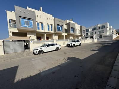 فیلا 5 غرف نوم للايجار في بوشر، مسقط - فيلا مكونة من 5 غرف نوم للإيجار في بشير، مسقط