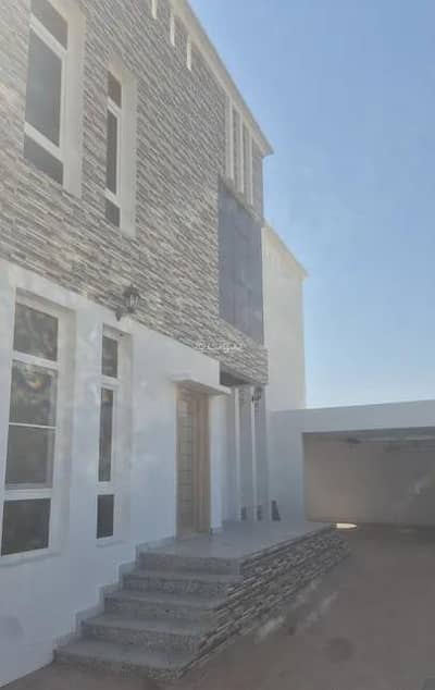 6 Bedroom Villa for Sale in Al Amarat, Muscat - 6 Bedrooms Villa For Sale in Al Amarat, Muscat
