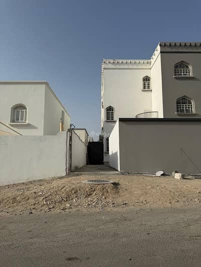 3 Bedroom Apartment for Sale in Al Amarat, Muscat - 3 Bedrooms Apartment For Sale in Al Amarat, Muscat