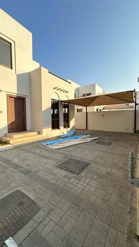 فيلا بـ 4 غرف نوم للإيجار في الخوض، مسقط