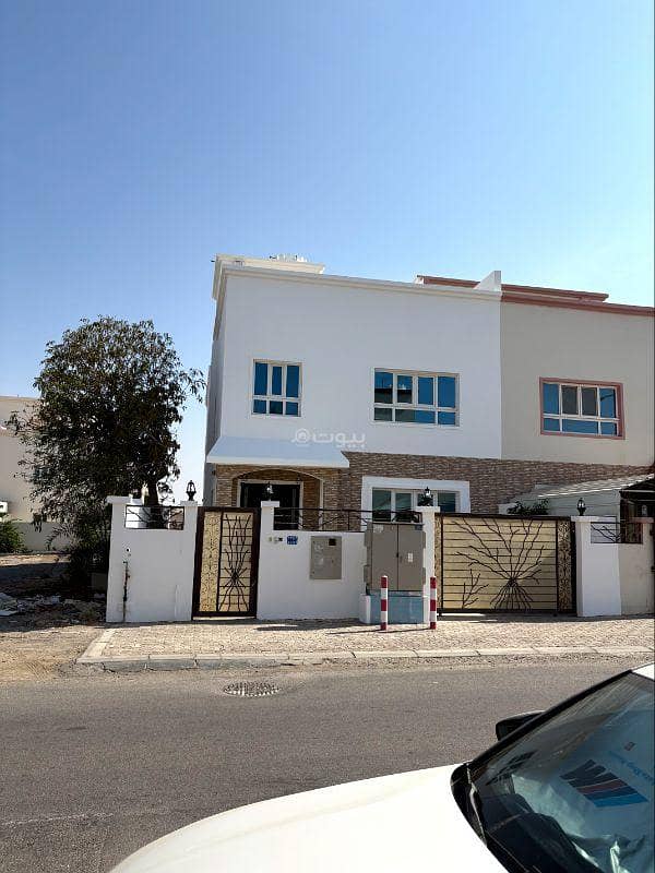 4 Bedrooms Villa For Sale in Al Khoud, Muscat