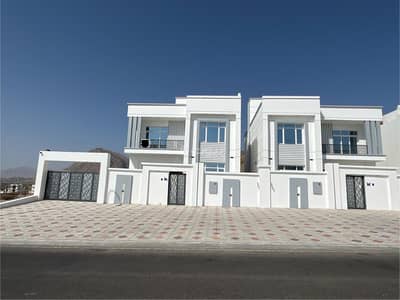6 Bedroom Villa for Sale in Al Amarat, Muscat - 6 Bedrooms Villa For Sale in Al Amarat, Muscat