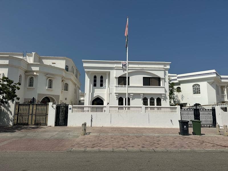 6 Bedrooms Villa For Rent Qurum, Muscat 6 Bedrooms Villa For Rent Qurum, Muscat