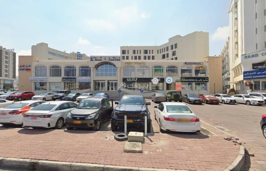 تجاري للإيجار في قورم، مسقط