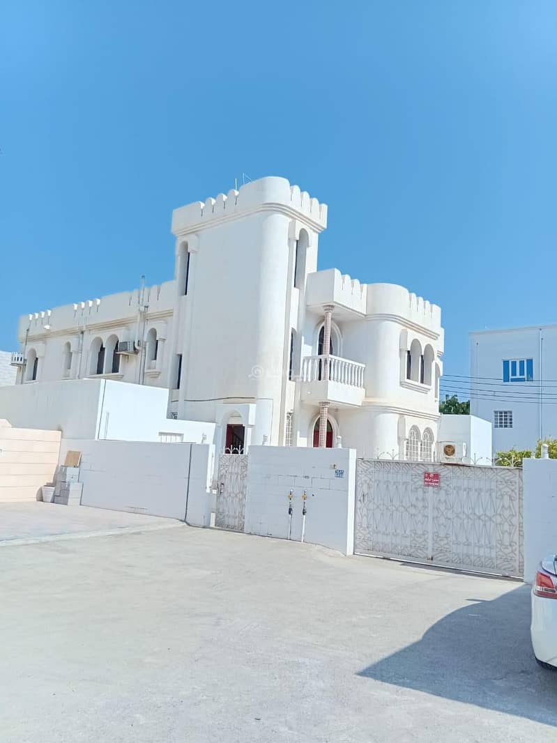 شقة مكونة من 4 غرف نوم للإيجار في الهيل، مسقط شقة مكونة من 4 غرف نوم للإيجار في الهيل، مسقط