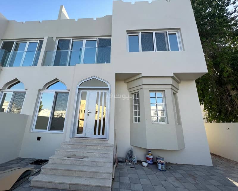4 Bedrooms Villa For Sale in Al Ghubrah, Muscat