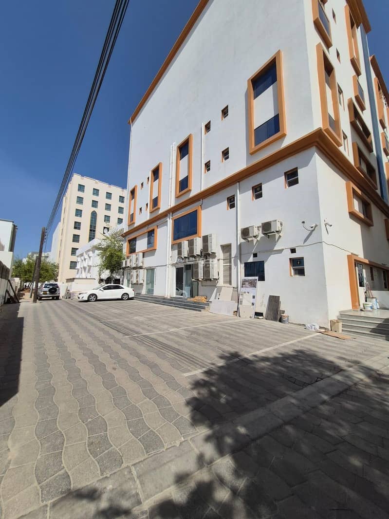 مكتب تجاري للإيجار في عزيبة، مسقط مكتب تجاري للإيجار في عزيبة، مسقط