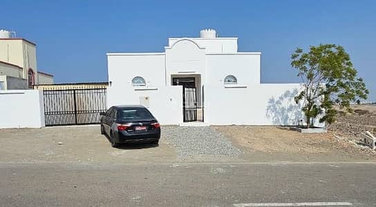 فیلا 2 غرفة نوم للايجار في المعبيلة، مسقط - فيلا مكونة من غرفتي نوم للإيجار في المعبيلة مسقط