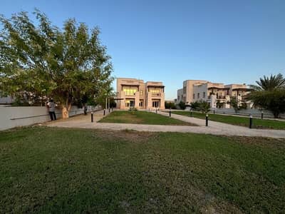 فیلا 5 غرف نوم للايجار في مسقط هيلز، مسقط - فيلا مكونة من 5 غرف نوم للإيجار في مسقط هيلز، مسقط