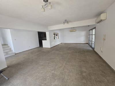 فیلا 3 غرف نوم للايجار في مدينة السلطان قابوس، مسقط - 3 غرف نوم فيلا للإيجار في مدينة السلطان قابوس مسقط