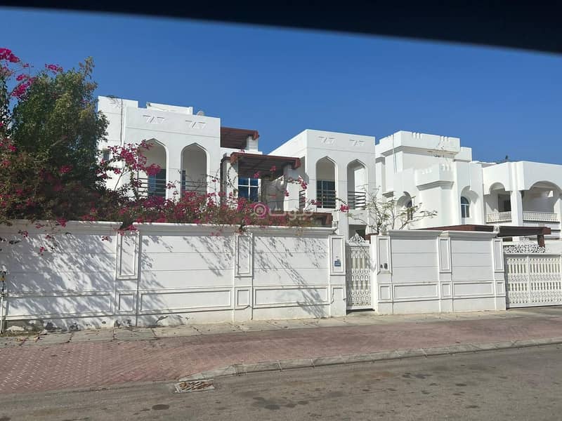 فيلا مكونة من 5 غرف نوم للإيجار في قُرم، مسقط